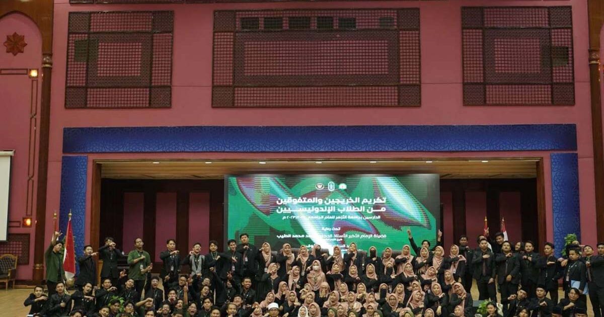 Mahasiswa Indonesia Rebut Gelar Sarjana di Mesir