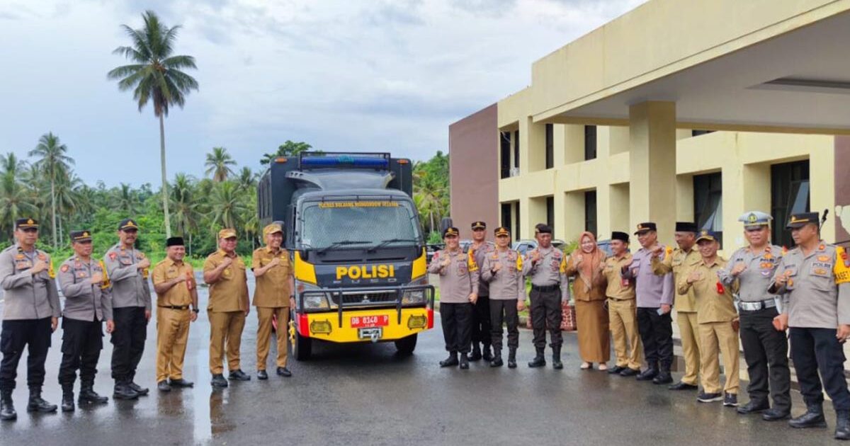 Bupati Bolsel Pukau Polres