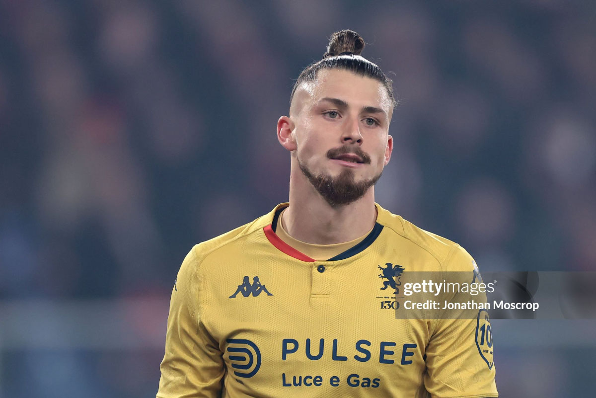 Tottenham Hotspur Berburu Radu Dragusin