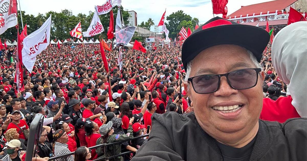 Ganjar-Mahfud MD Meriahkan Lapangan Koni Sario