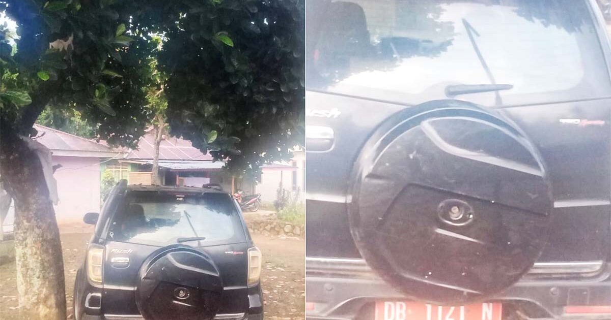 Mobil Dinas Camat Nuangan Terlantar