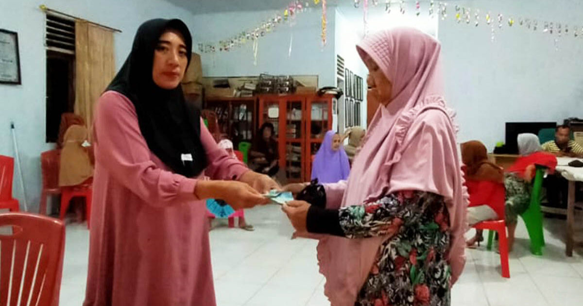 Pemdes Nuangan Salurkan BLT DD 2024