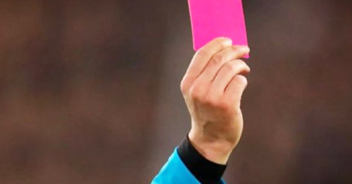 Arti Warna Kartu dalam Sepak Bola