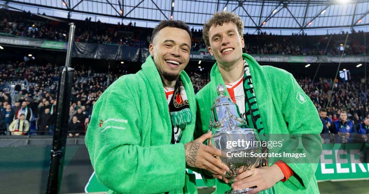 Liverpool Bersaing Teken Mats Wieffer