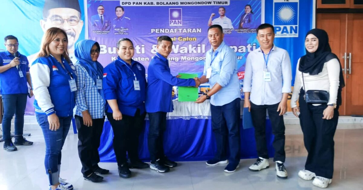 Oskar Manoppo saat mendaftar di DPD PAN Boltim