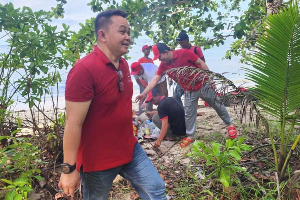 PDIP Boltim Gelar Aksi Bersih-Bersih Sampah