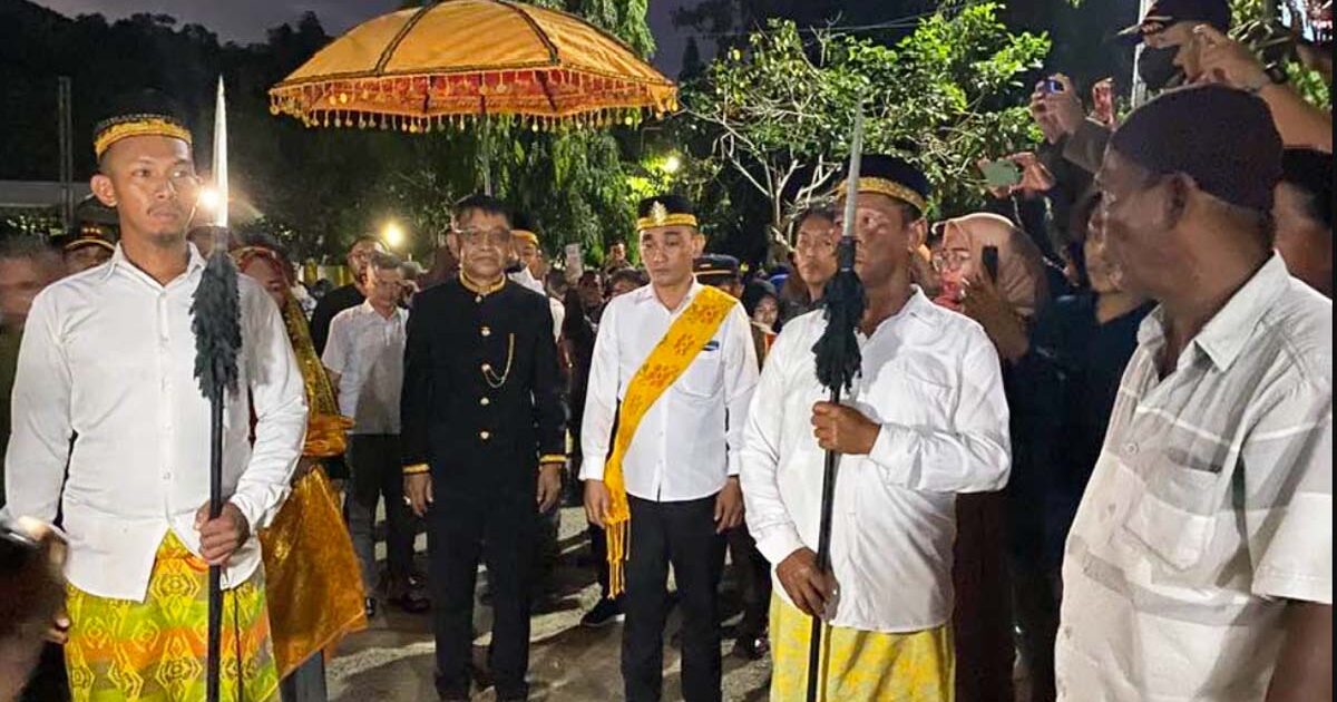 Rusdy Mastura Dinobatkan sebagai Tau Doka