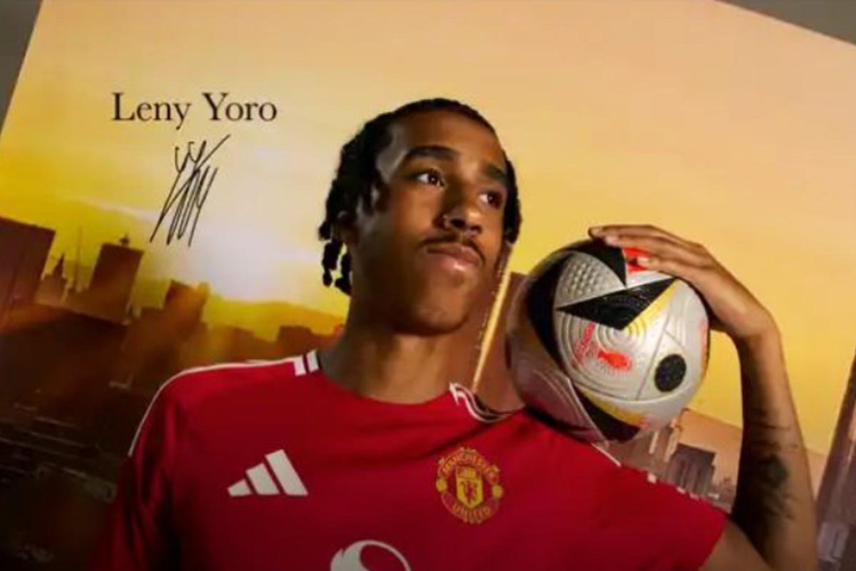 Leny Yoro Bergabung dengan Manchester United