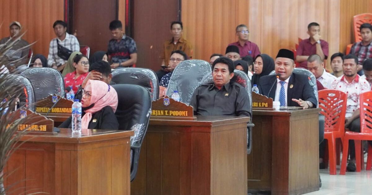 Sidang Paripurna DPRD Bolsel Ricuh
