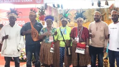 Merah Putih Nawaripi di Tomohon International Flower Festival