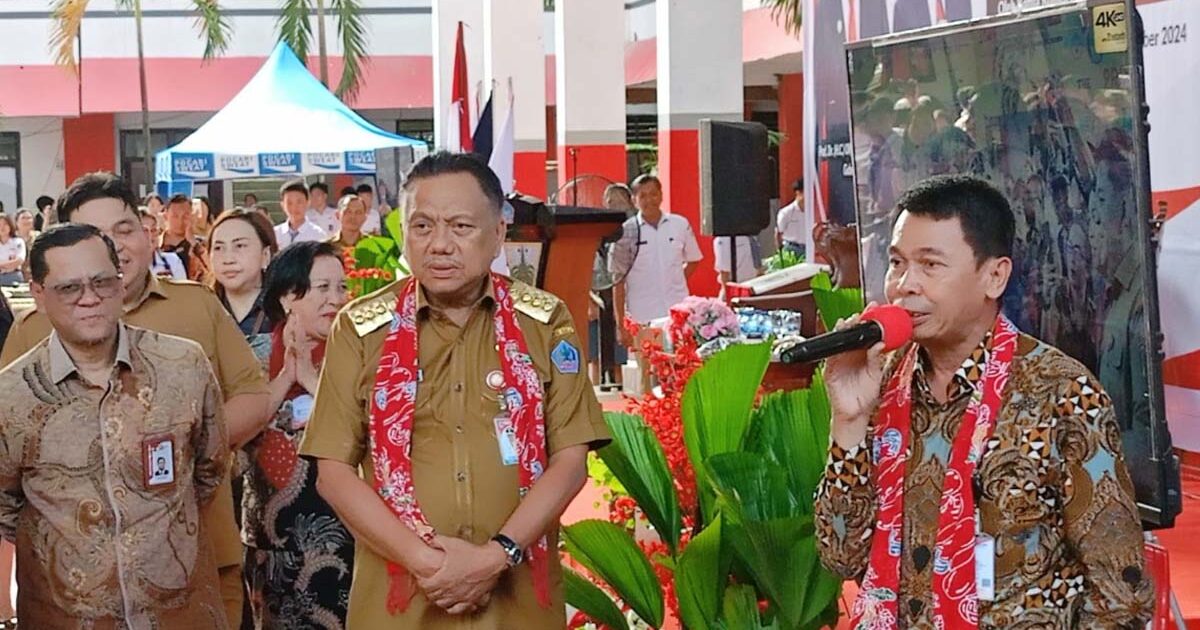 Nawawi Pomolango Berbagi Kenangan di SMA Negeri 1 Manado