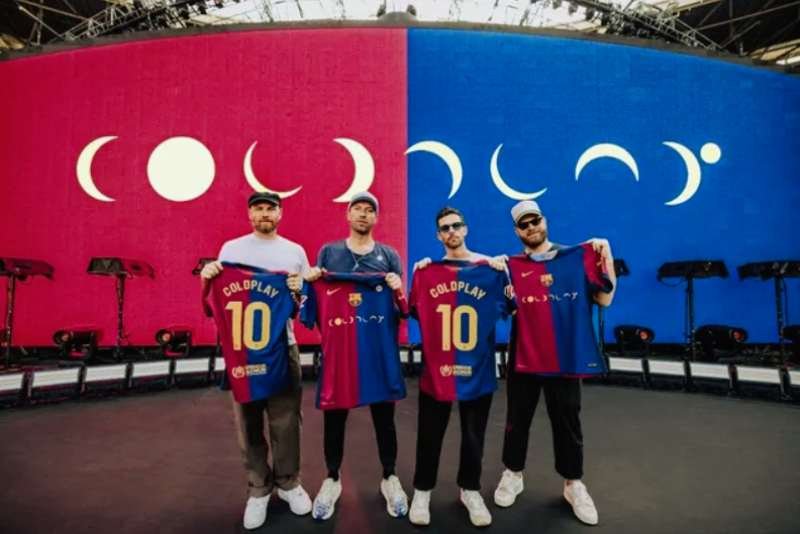 Barcelona Luncurkan Jersey Logo Coldplay