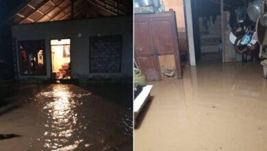 Kondisi rumah warga di Desa Molobog Timur Kabupaten Bolaang Mongondow Timur yang terrendam banjir, Kamis (30/1/2025) malam.