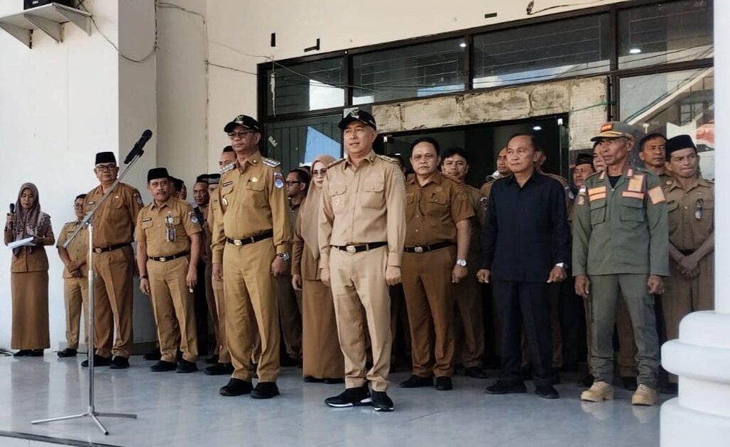 Bupati Boltim Warning Pejabatnya