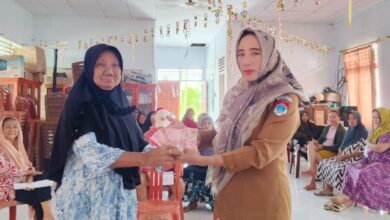 Pemdes Nuangan Salurkan BLT-DD Tahun 2025