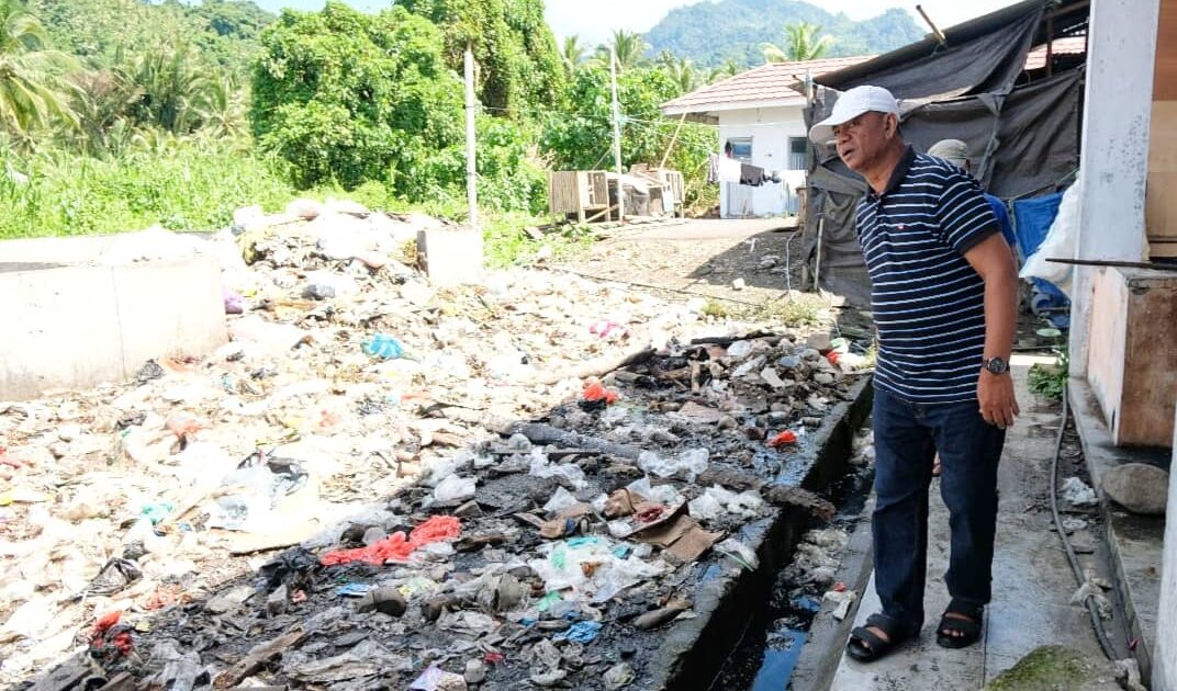 Sampah Berserakan di Pasar Kotabunan