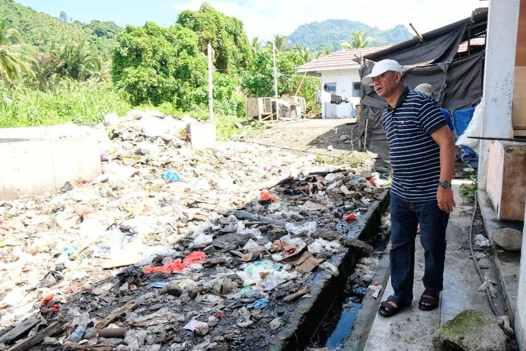 Sampah Berserakan di Pasar Kotabunan