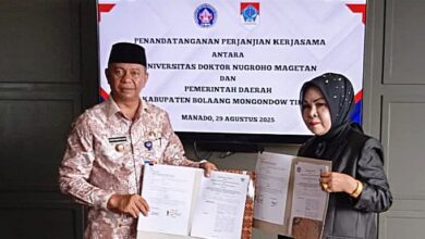 Bupati Boltim Oskar Manoppo menandatangani kerjasama dengan Universitas Doktor Nugroho Magetan di Hotel Sentra Manado.