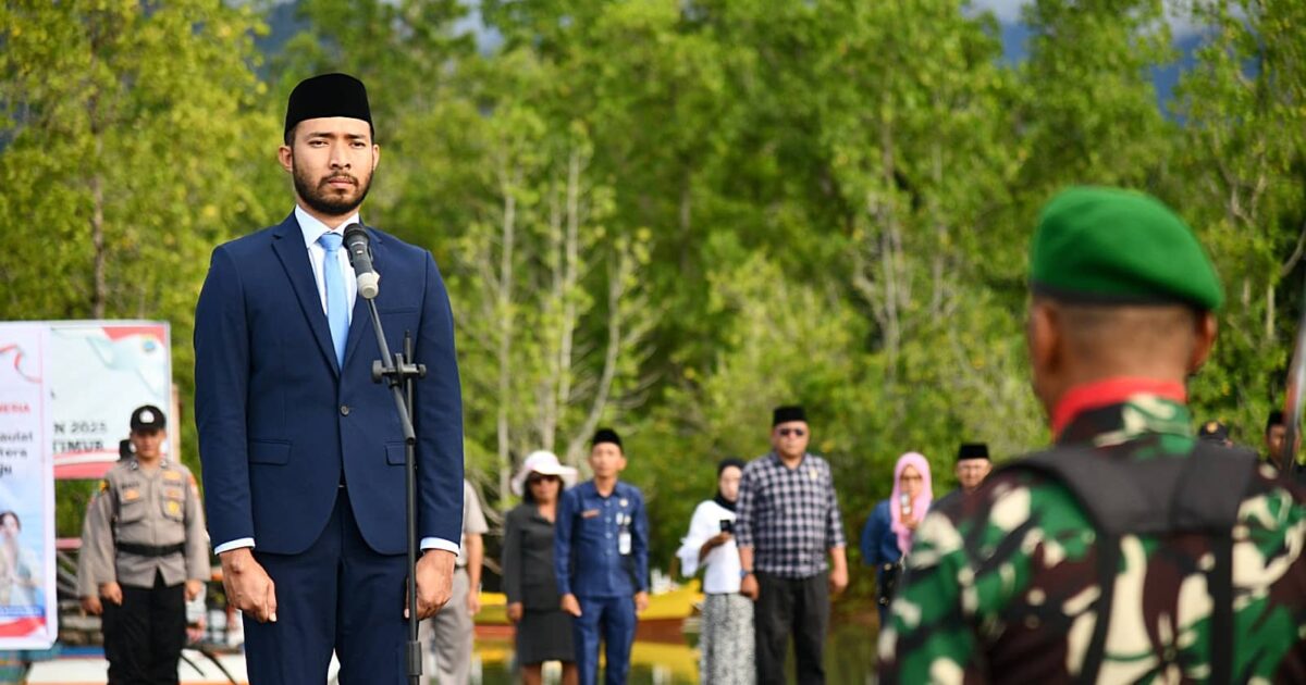 Upacara tabur bunga peringatan HUT ke-80 RI boltim