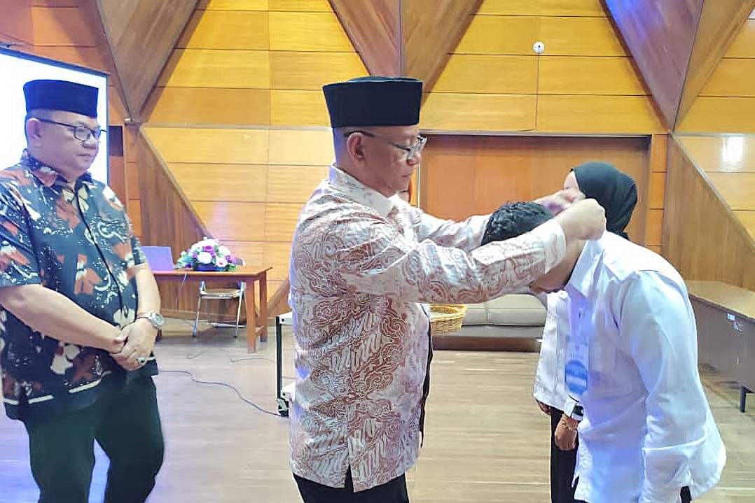 Bupati Boltim Oskar Manoppo bersama tenaga kesehatan dorong kawasan tanpa rokok