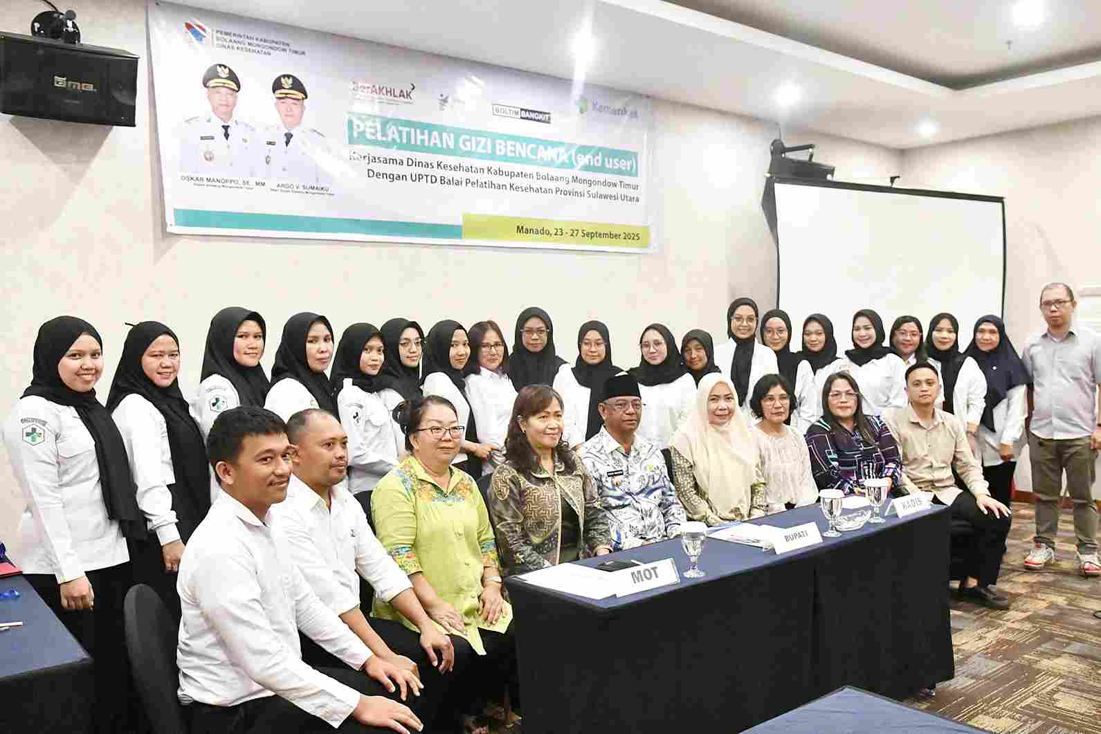 Bupati Boltim Tutup Pelatihan Gizi Bencana