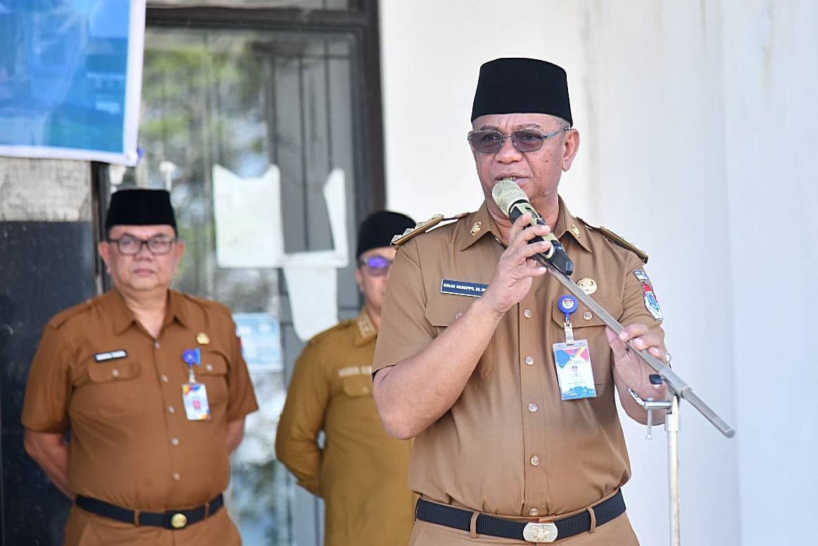 Bupati Boltim Oskar Manoppo saat memberikan ultimatum kepada ASN