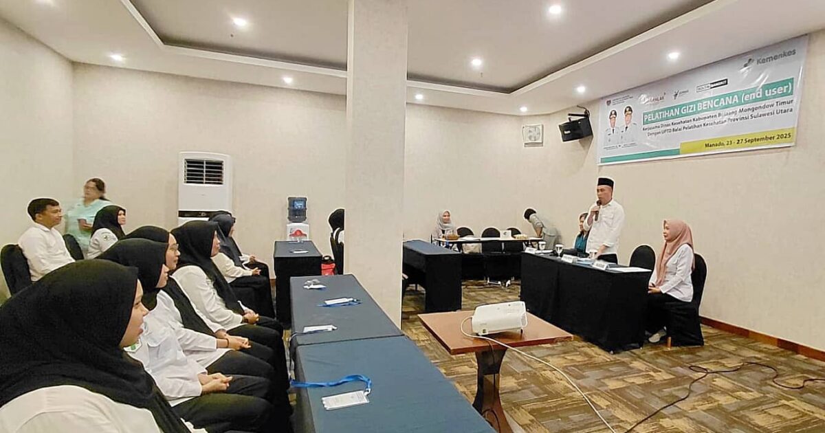 Wabup Boltim Argo Vinsensius Sumaiku memberikan sambutan pada Pelatihan Gizi Bencana di Manado, Rabu (24/9).