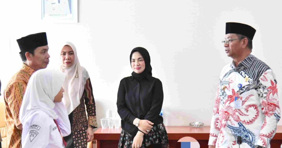 Bupati Boltim Oskar Manoppo melepas Dewi Athena ke kompetisi matematika dunia IMSCC 2025 di Korea Selatan