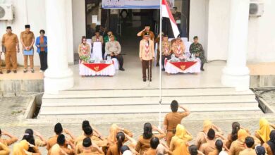 Bupati Boltim Oskar Manoppo berdiri sebagai Inspektur Upacara Hari Sumpah Pemuda ke-97