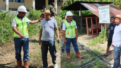 Bupati Boltim Oskar Manoppo meninjau proyek pembangunan ruang kelas baru di SMPN Satap Matabulu, Kecamatan Nuangan, Kabupaten Bolaang Mongondow Timur.