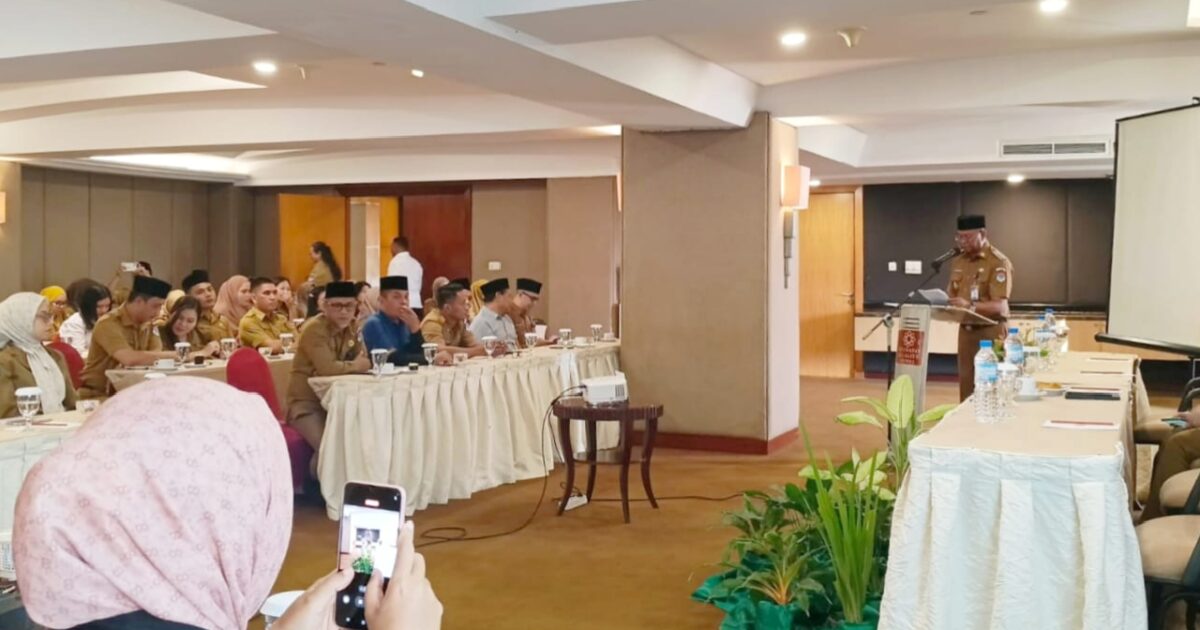 Bupati Boltim Oskar Manoppo membuka Bimtek Keuangan Daerah di Hotel Quality Manado.