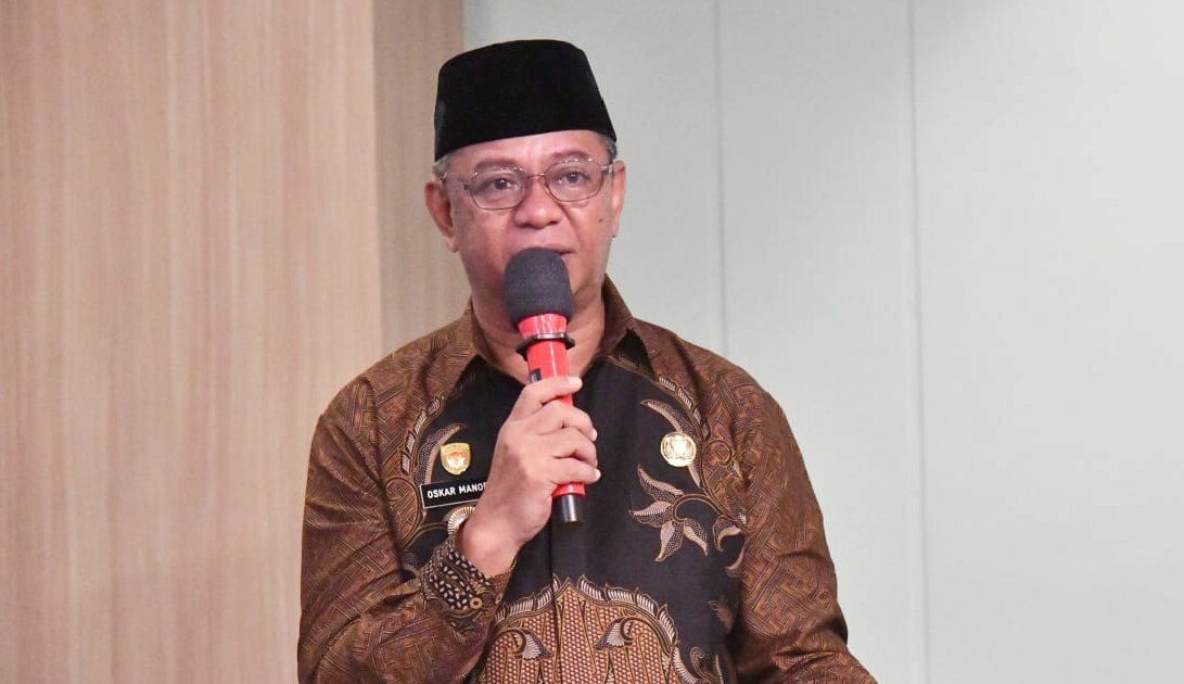 Bupati Boltim Oskar Manoppo menutup kegiatan Pokjanal Posyandu di Manado