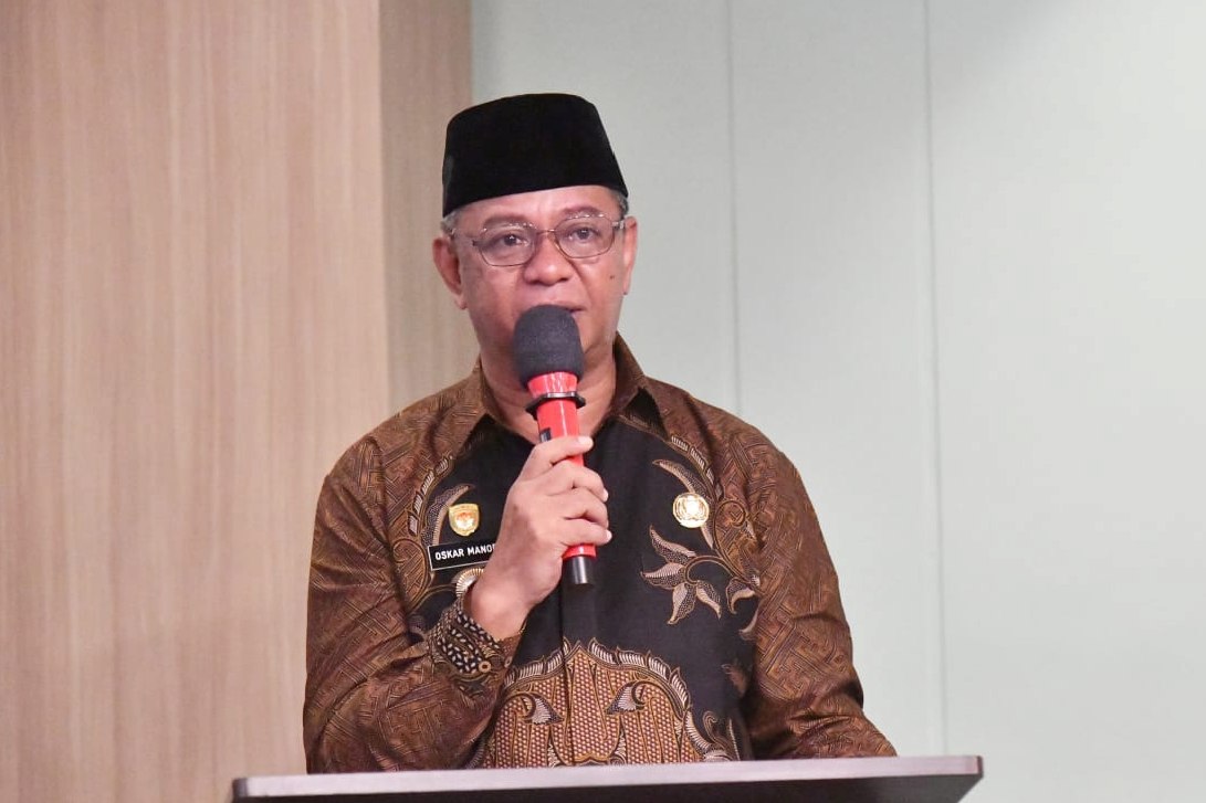 Bupati Boltim Oskar Manoppo menutup kegiatan Pokjanal Posyandu di Manado