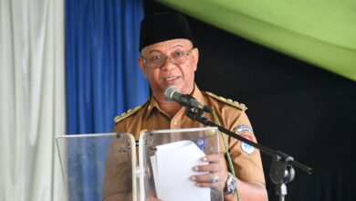 Bupati Oskar Manoppo berbicara di hadapan warga Kecamatan Nuangan