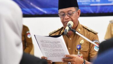 Bupati Oskar Manoppo melantik 13 pejabat baru di Kantor Bupati Boltim