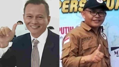 Ketua SPRI Sulut Deky Geruh (kiri) dan Ketua PWI Boltim Erwin Winerungan soroti etika jurnalistik.
