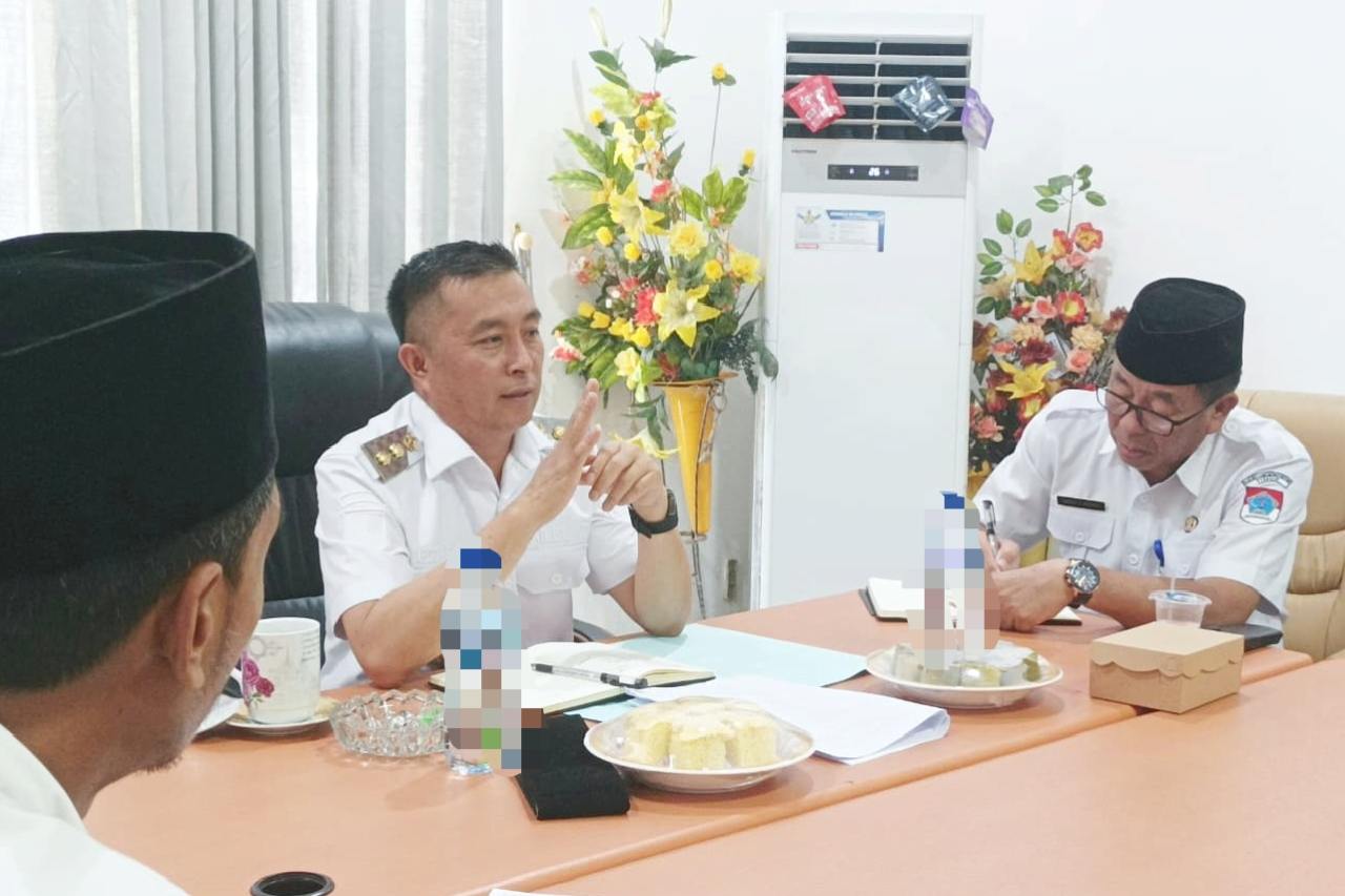 Wakil Bupati Boltim Argo Sumaiku memimpin rapat teknis Program Makan Bergizi Gratis (MBG)