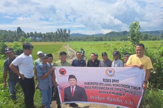 Anggota DPRD Boltim meninjau drainase persawahan Desa Motongkad