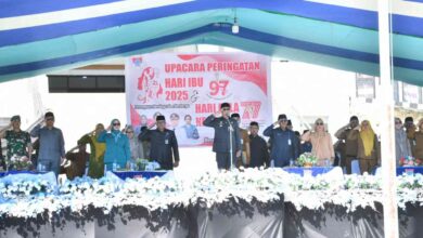 Bupati Boltim Oskar Manoppo memimpin upacara Hari Ibu 2025