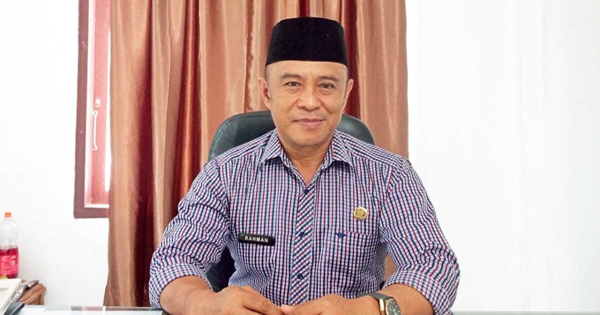 Kepala Dinas PMD Boltim Rahman Hulalata menjelaskan pemblokiran Dana Desa