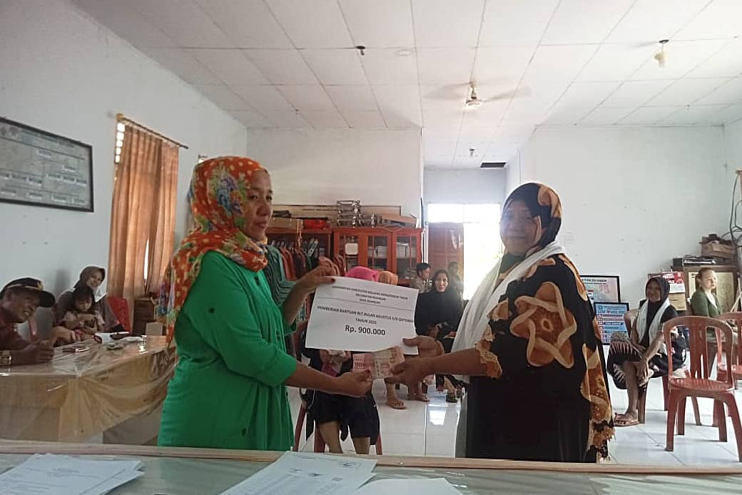 Penyaluran BLT Dana Desa kepada 28 KPM di Desa Nuangan