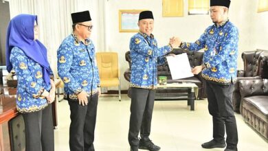 Samsurizal Korompot menerima surat penunjukan Plt Kepala BPKPD Boltim