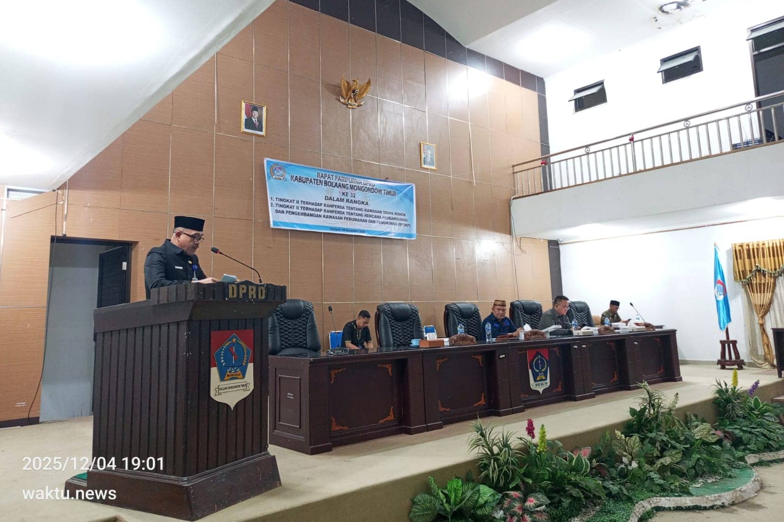 Sekda Boltim Iksan Pangalima menyampaikan pendapat akhir Bupati Oskar Manoppo terkait dua Perda baru