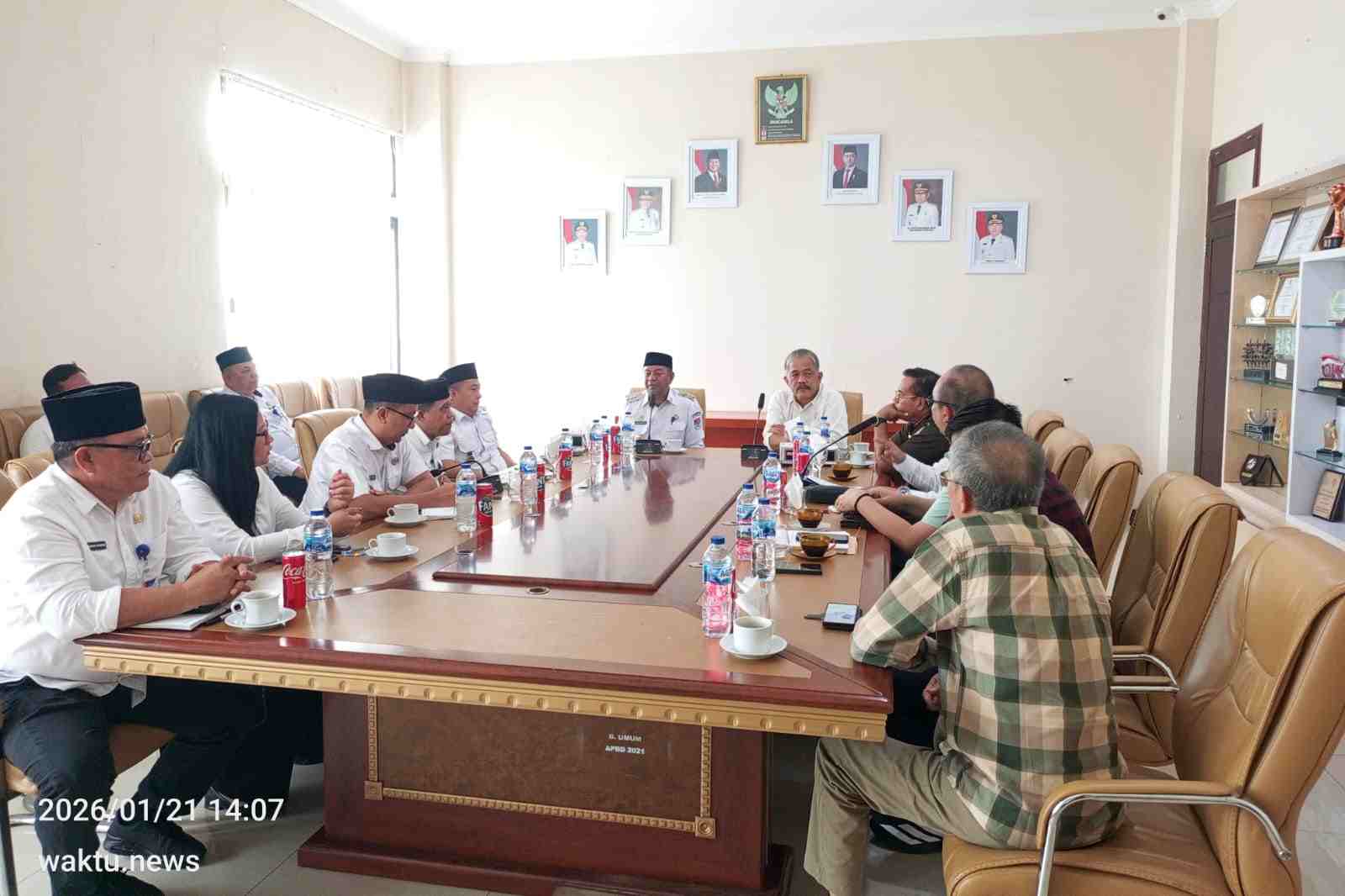 Bupati Boltim Oskar Manoppo menjelaskan penyelesaian polemik HGU PT KAC