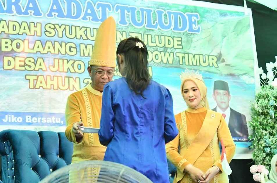 Bupati Boltim Oskar Manoppo menghadiri upacara adat Tulude di Desa Jiko dan Jiko Utara