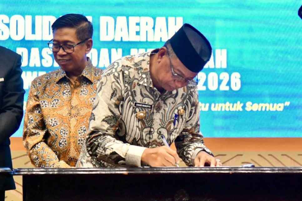 Penandatanganan komitmen bersama kepala daerah Sulawesi Utara dalam transformasi pendidikan 2026