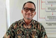 Kepala Dinas Pariwisata Boltim Eko Marsidi menjelaskan rencana retribusi Batu Buaya tahun 2026