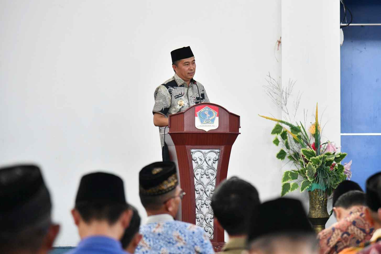 Wabup Boltim Argo Vinsensius Sumaiku membuka konsultasi publik revisi RTRW 2013–2033