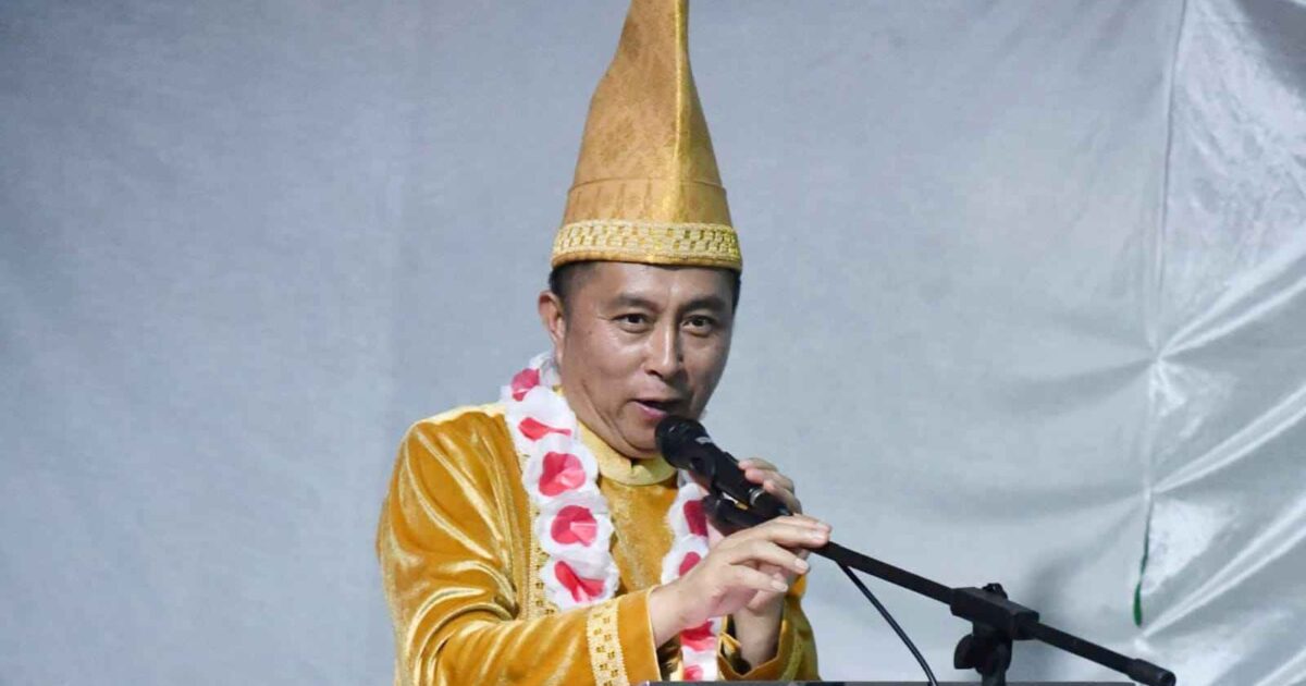 Wabup Boltim Argo Sumaiku memberikan sambutan pada Pesta Adat Tulude 2026 di Motongkad