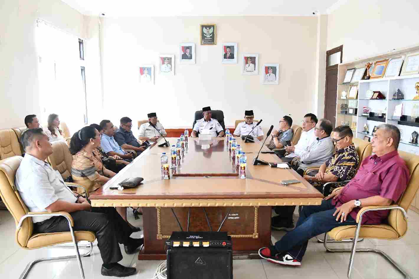 Bupati Oskar Manoppo saat audiensi bersama GMIBM